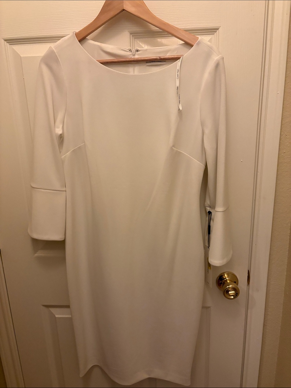 Calvin Klein Classic White Midi Shift Dress with Three-Quarter Sleeves A166